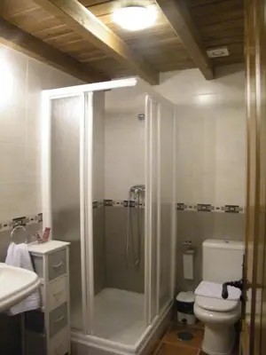 Un baño de El Rincón de los Riveros