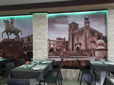 Un restaurante o sitio para comer en Hostal Julio