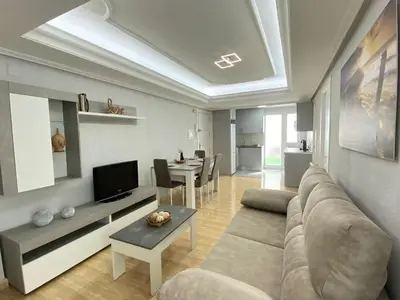 Una televisión o centro de entretenimiento en Vivienda en pleno centro! Calle Doctrinos 3