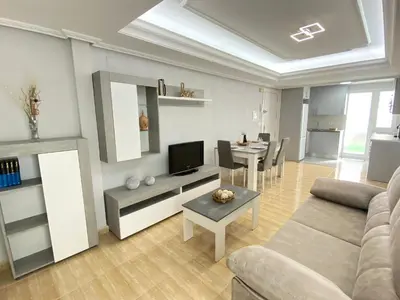 Una televisión o centro de entretenimiento en Vivienda en pleno centro! Calle Doctrinos 3