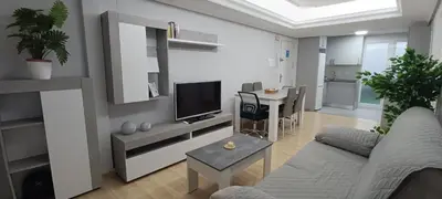 Una televisión o centro de entretenimiento en Vivienda en pleno centro! Calle Doctrinos 3