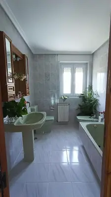 Un baño de Villa Moiko