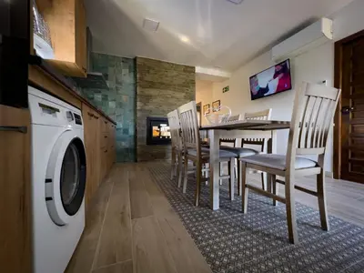 Una televisión o centro de entretenimiento en Casalagata