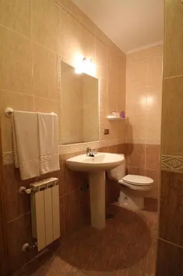 Un baño de Hostal Restaurante Cuatro Caminos