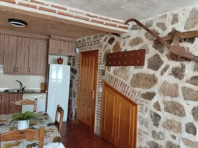 Una cocina o zona de cocina en Casa Rural El Pajar Navaluenga