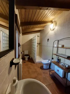 Un baño de El Descanso de Las Hurdes