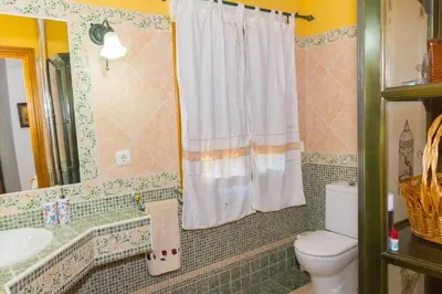 Un baño de Casa Rural El Zarzoso TR-CC-00562