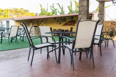 Un patio o zona al aire libre en Casa Rural El Zarzoso TR-CC-00562