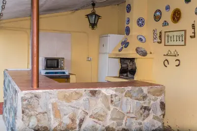 Una cocina o zona de cocina en Casa Rural El Zarzoso TR-CC-00562