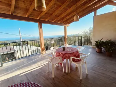 Un balcón o terraza de La Casa de Abajo