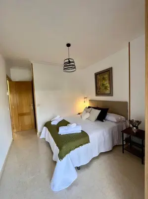 Cama o camas de una habitación en Piso centro Arenas: Mira Gredos