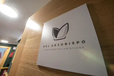 Certificado, premio, señal o documento que está expuesto en Del Arzobispo