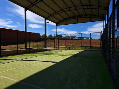 Instalaciones para jugar a tenis o squash en Apartamentos Rurales Tinguatón o alrededores