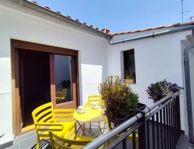 Un balcón o terraza de Dúplex apartamento Godoy Centro by keyhom