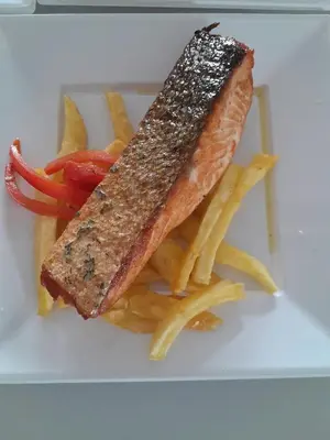 Comida en o cerca de este hotel