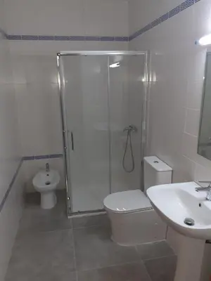 Un baño de Hostal Extrelucía