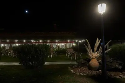Jardín al aire libre en Hotel El Mirlo Blanco