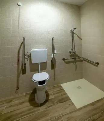 Un baño de ALOJAMIENTOS TAJO INTERNACIONAL