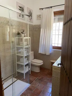 Un baño de Casa Rural La Joyona