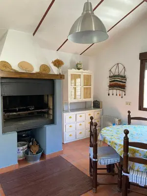 Una cocina o zona de cocina en Casa Rural La Joyona