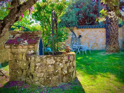 Jardín al aire libre en Casa del Pintor Antonio Mesa