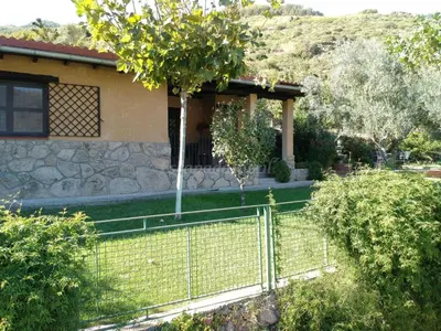 Jardín al aire libre en Casa Rural Josefina 1 y 2
