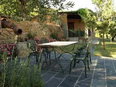 Jardín al aire libre en Casa Rural Josefina 1 y 2