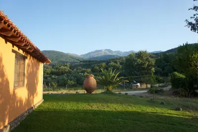 Vista general de una montaña o vista desde la casa o chalet