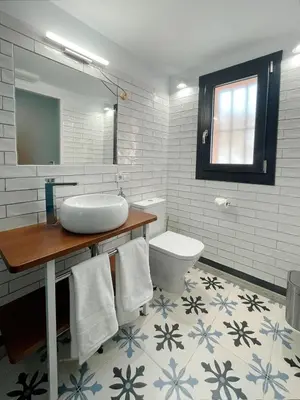 Un baño de Torre de la Yerba