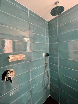 Un baño de Torre de la Yerba
