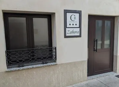 Certificado, premio, señal o documento que está expuesto en Apartamento Rural Zahora
