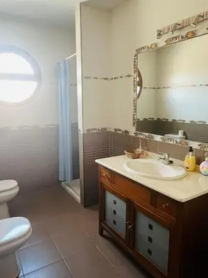 Un baño de casa camino real