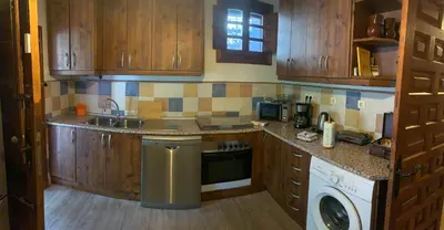 Una cocina o zona de cocina en CASA PARVATHI CANDELEDA