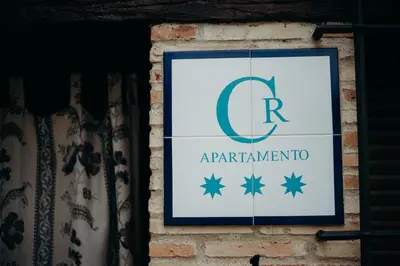 Certificado, premio, señal o documento que está expuesto en Los Toneles