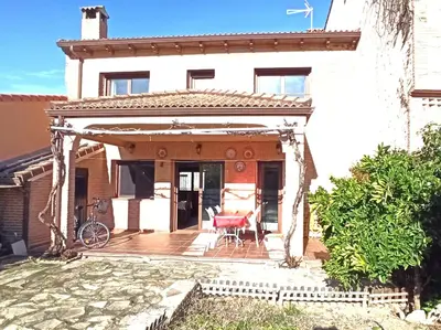 Edificio en el que se encuentra la casa o chalet
