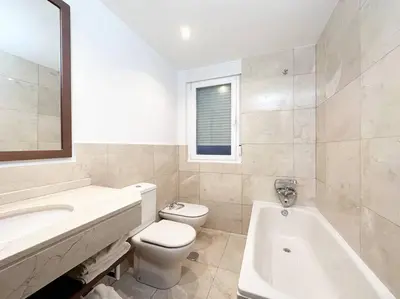 Un baño de Arte y Vías Salamanca - PARKING GRATIS