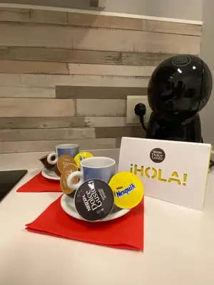 Utensilios para hacer té y café en Apartamento SAGESA