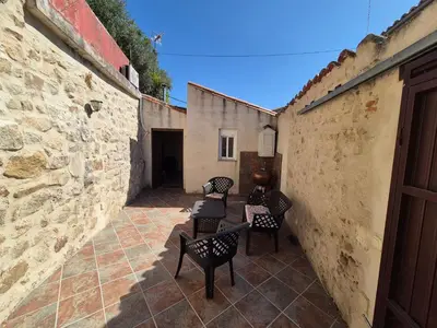 Un patio o zona al aire libre en La Casita del Arco de San Andrés