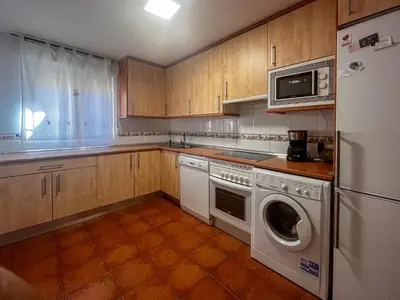 Una cocina o zona de cocina en Casa en sierra de gredos piscina privada