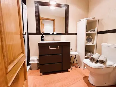 Un baño de APARTAMENTOS TURíSTICOS MONTASOL 1