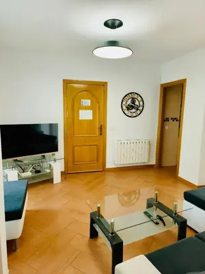 Una televisión o centro de entretenimiento en APARTAMENTOS TURíSTICOS MONTASOL 1