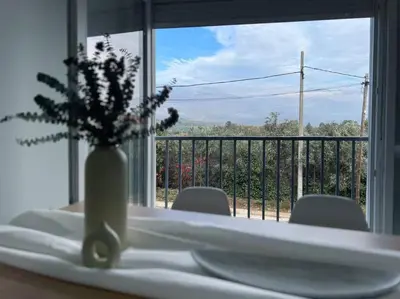Un balcón o terraza de Apartamentos Gredos 102