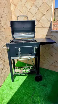 Barbacoa disponible para clientes en el apartamento