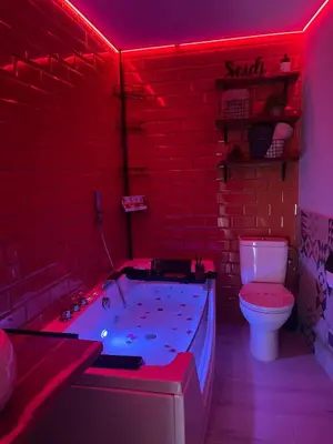 Un baño de U LAGARTU