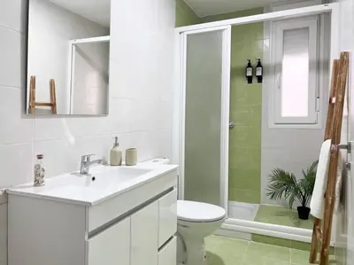 Un baño de Apartamentos Gredos 202