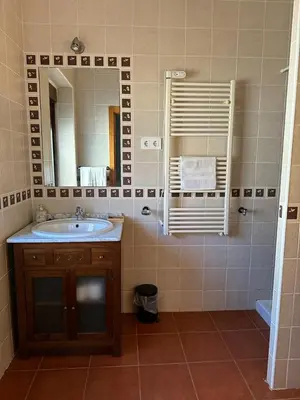 Un baño de La casa barata, casa rural
