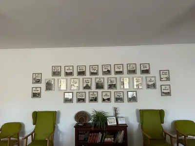 Zona de estar de La casa barata, casa rural
