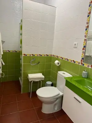 Un baño de La casa barata, casa rural