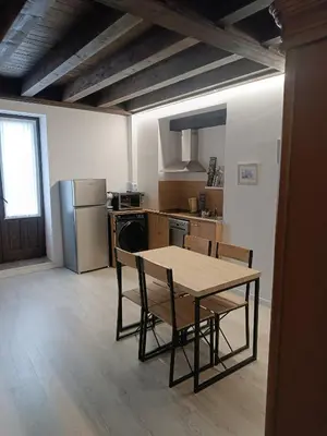 Una cocina o zona de cocina en Apartamentos turisticos Ávila Puerta del Puente 1-3