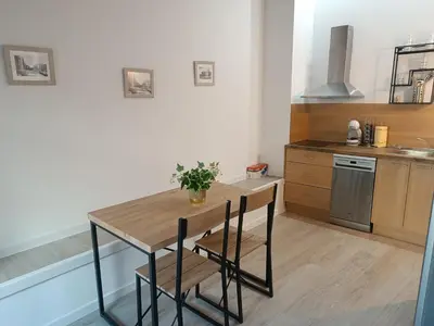 Una cocina o zona de cocina en Apartamentos turisticos Ávila Puerta de la Santa 2-1